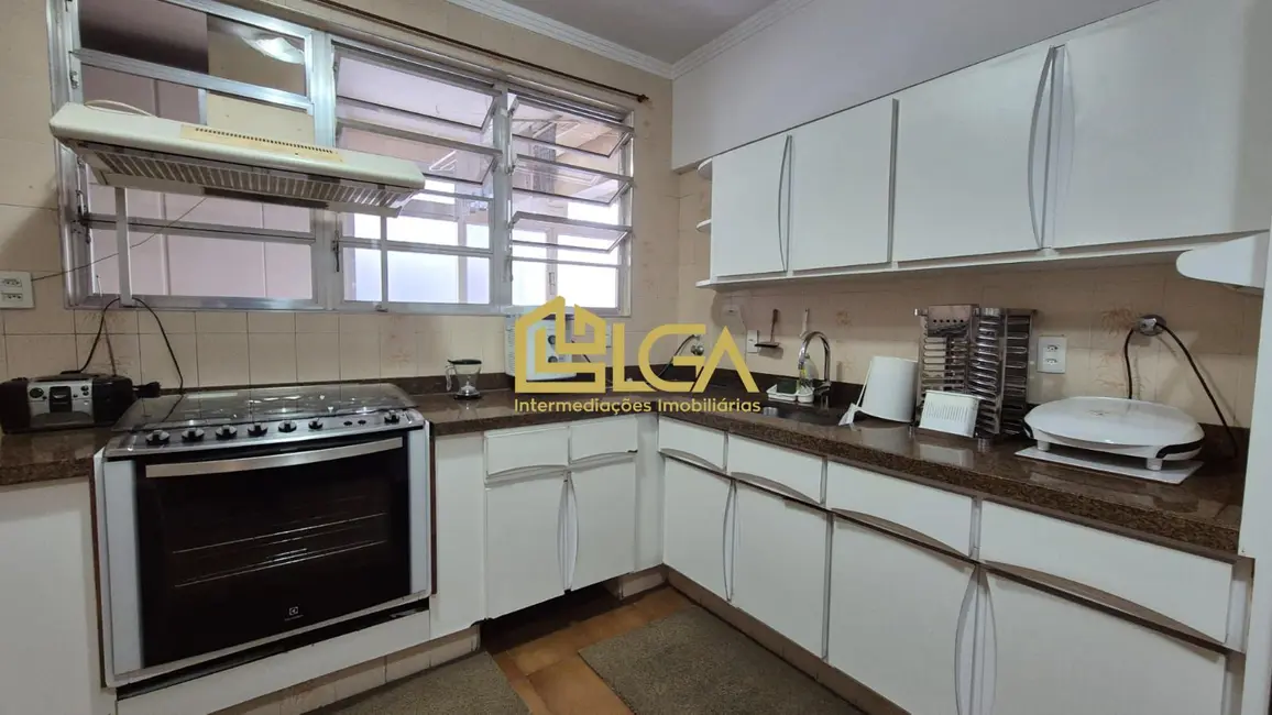 Apartamento com 3 quartos para alugar, 160m2 em Boqueirão, Santos - SP - imagem 8 Foto 8 de Apartamento com 3 quartos para alugar, 160m2 em Boqueirão, Santos - SP