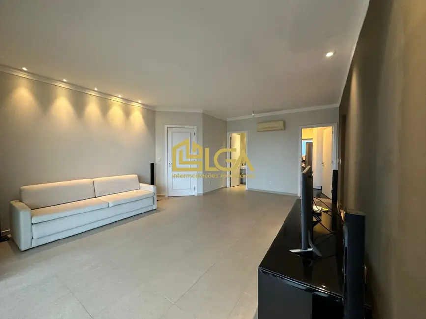 Apartamento com 3 quartos para alugar, 117m2 em Gonzaga, Santos - SP - imagem 4 Foto 4 de Apartamento com 3 quartos para alugar, 117m2 em Gonzaga, Santos - SP