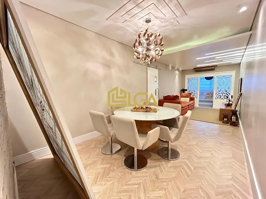 Foto 3 de Apartamento com 2 quartos à venda, 110m2 em Centro, Sao Vicente - SP