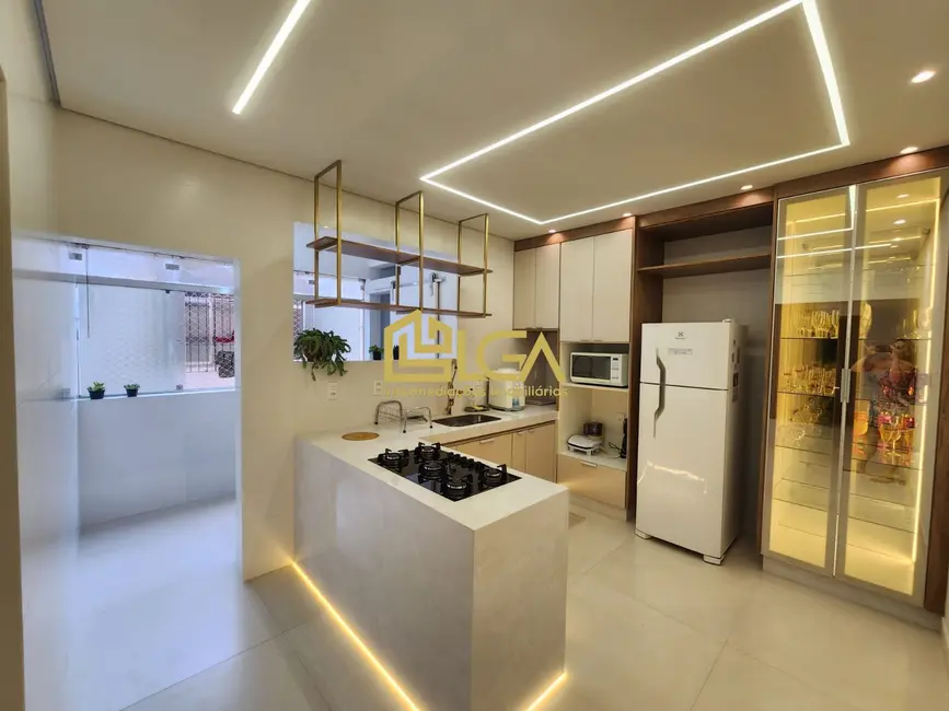 Foto 8 de Apartamento com 2 quartos à venda, 83m2 em Ponta da Praia, Santos - SP