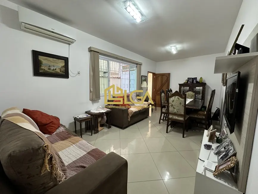 Foto 3 de Casa com 3 quartos à venda, 126m2 em Boqueirão, Santos - SP