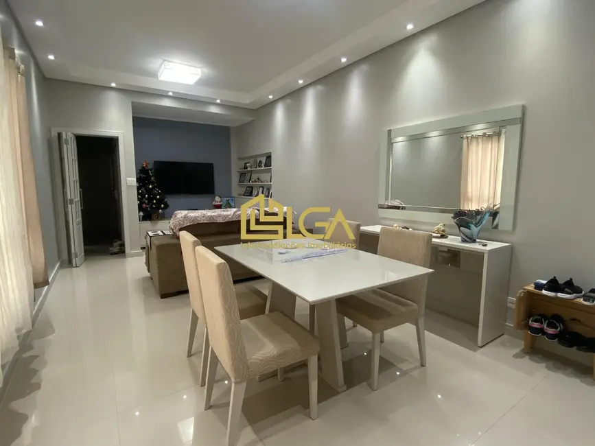 Apartamento com 3 quartos à venda, 173m2 em Gonzaga, Santos - SP - imagem 1 Foto 1 de Apartamento com 3 quartos à venda, 173m2 em Gonzaga, Santos - SP