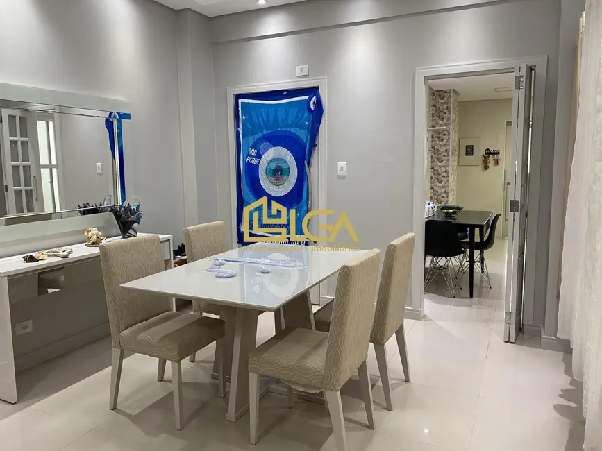 Apartamento com 3 quartos à venda, 173m2 em Gonzaga, Santos - SP - imagem 4 Foto 4 de Apartamento com 3 quartos à venda, 173m2 em Gonzaga, Santos - SP