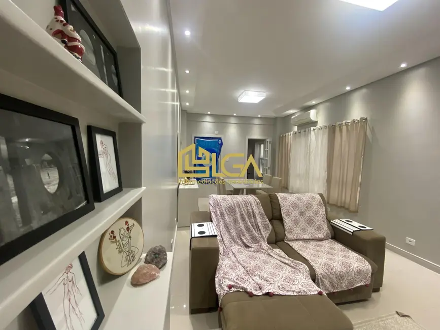 Apartamento com 3 quartos à venda, 173m2 em Gonzaga, Santos - SP - imagem 3 Foto 3 de Apartamento com 3 quartos à venda, 173m2 em Gonzaga, Santos - SP