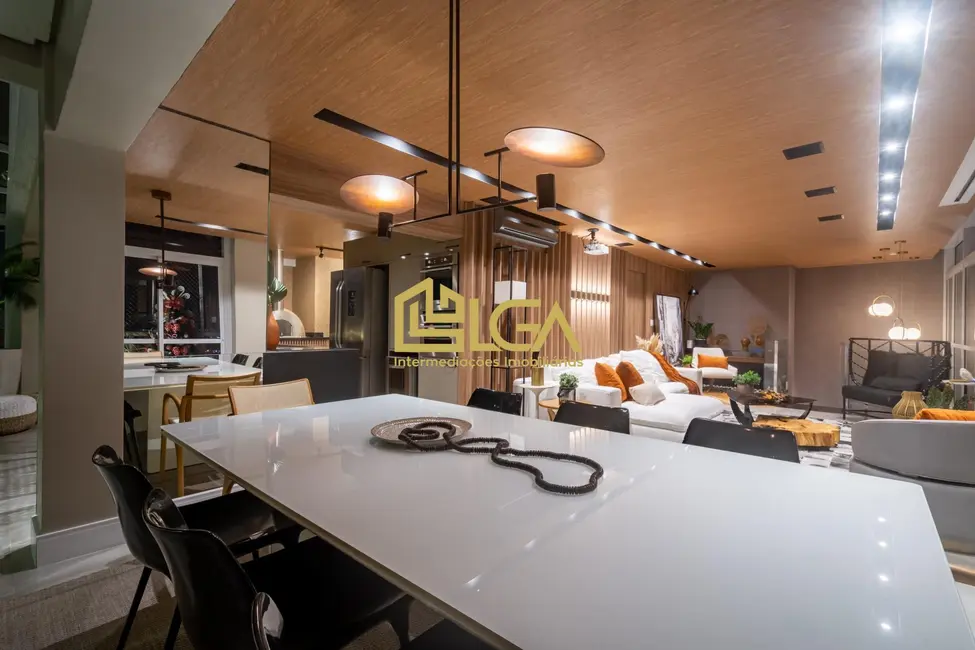 Cobertura com 4 quartos à venda, 370m2 em Ponta da Praia, Santos - SP - imagem 3 Foto 3 de Cobertura com 4 quartos à venda, 370m2 em Ponta da Praia, Santos - SP