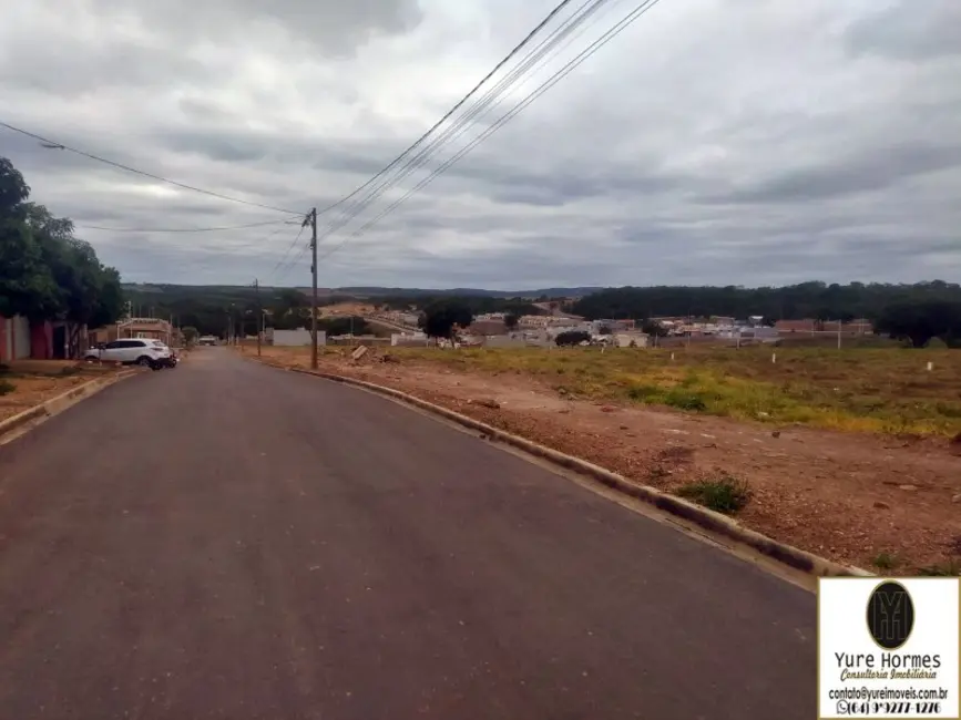 Foto 1 de Terreno / Lote à venda, 360m2 em Caldas Novas - GO