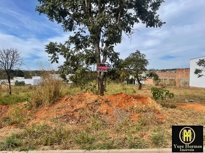 Foto 2 de Terreno / Lote à venda, 360m2 em Caldas Novas - GO