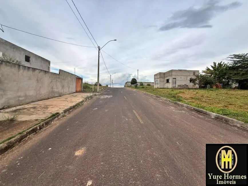 Foto 2 de Terreno / Lote à venda, 300m2 em Caldas Novas - GO