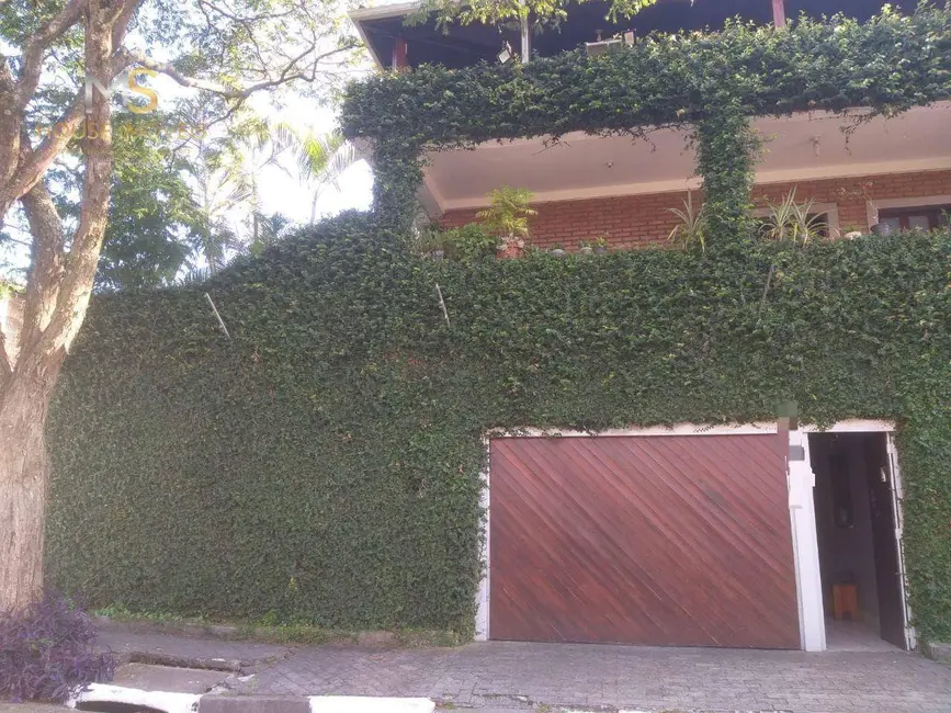 Foto 1 de Casa com 4 quartos para alugar, 326m2 em Santo Antônio, Osasco - SP