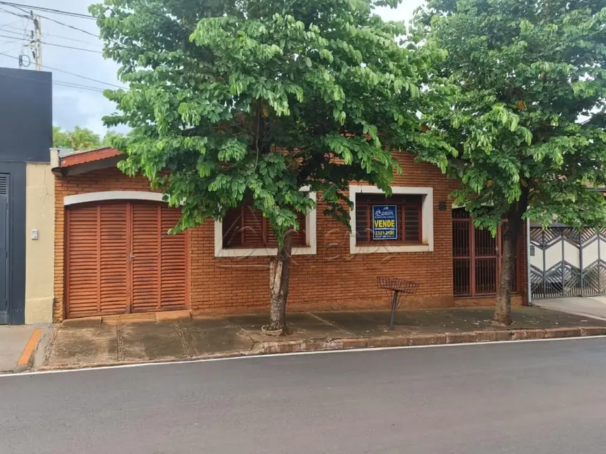 Foto 1 de Casa com 3 quartos à venda, 211m2 em Barretos - SP