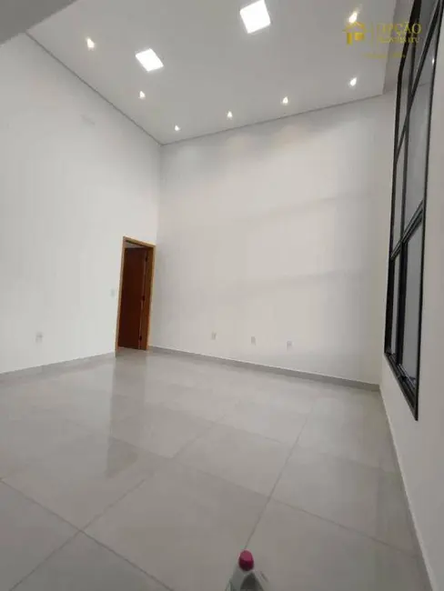 Foto 2 de Casa de Condomínio com 3 quartos à venda, 182m2 em Julio Ustrito, Salto - SP