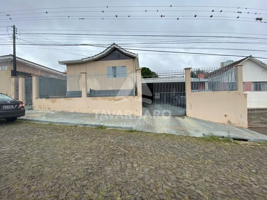 Foto 1 de Casa com 4 quartos à venda, 200m2 em Ponta Grossa - PR