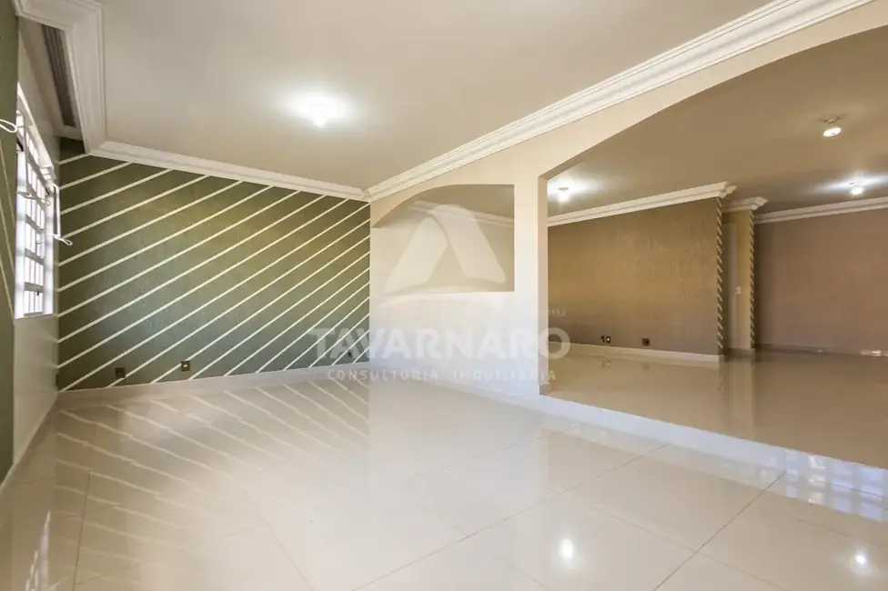 Foto 2 de Casa com 3 quartos à venda, 229m2 em Ponta Grossa - PR