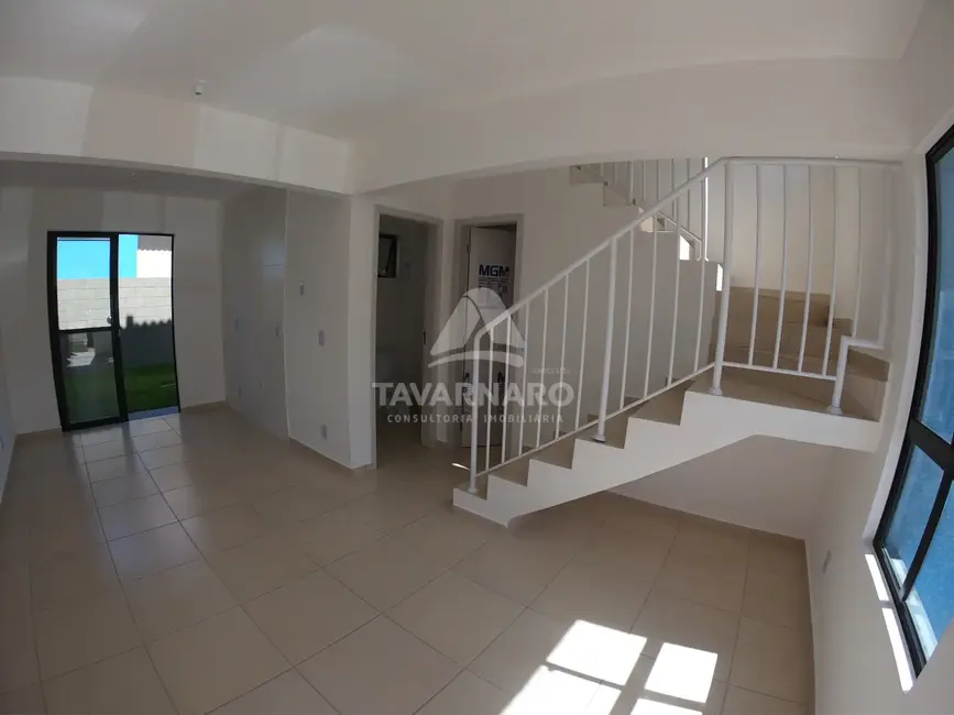 Foto 2 de Casa de Condomínio com 2 quartos para alugar, 61m2 em Ponta Grossa - PR