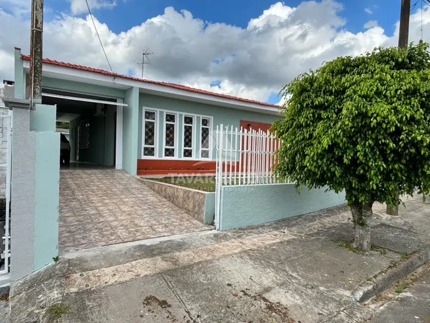 Foto 1 de Casa com 3 quartos à venda, 223m2 em Ponta Grossa - PR