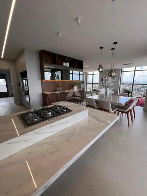 Foto 2 de Apartamento com 3 quartos à venda, 198m2 em Ponta Grossa - PR