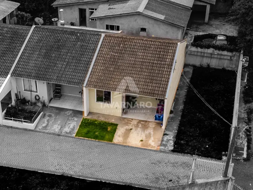 Foto 2 de Casa com 2 quartos à venda, 56m2 em Ponta Grossa - PR