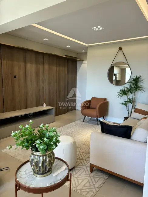 Foto 2 de Apartamento com 2 quartos à venda, 78m2 em Ponta Grossa - PR