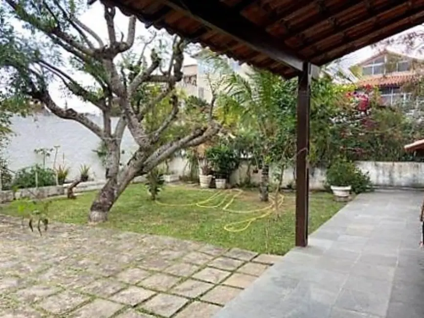 Foto 1 de Casa com 5 quartos à venda, 315m2 em Piratininga, Niteroi - RJ
