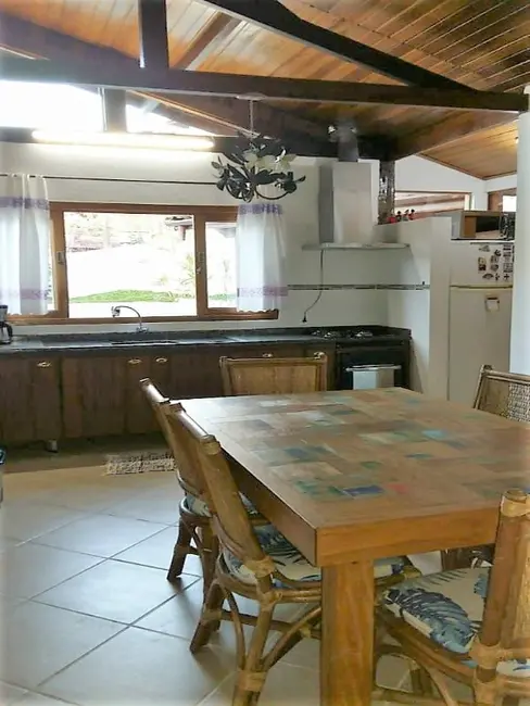 Foto 8 de Casa com 7 quartos à venda, 300m2 em Ilhabela - SP