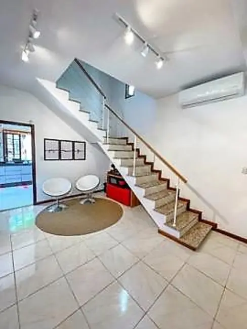 Foto 9 de Casa com 3 quartos à venda, 290m2 em Itaipu, Niteroi - RJ