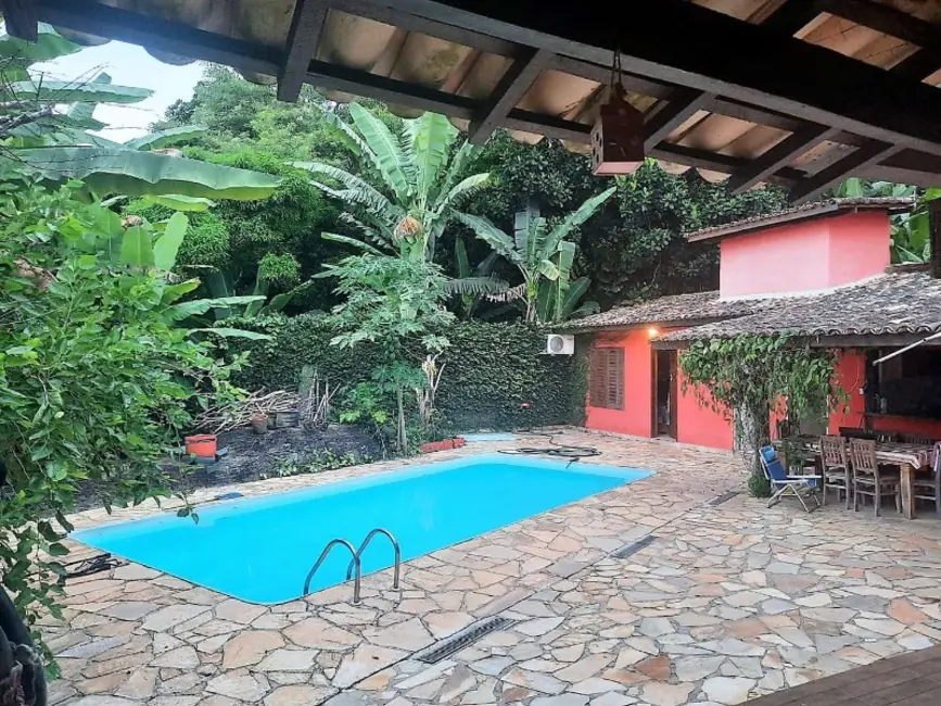 Foto 2 de Casa com 3 quartos à venda, 250m2 em Ilhabela - SP