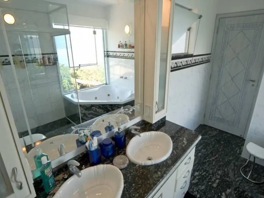 Foto 9 de Casa de Condomínio com 8 quartos à venda, 1773m2 em Ilhabela - SP