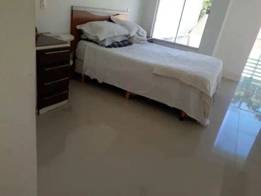 Foto 9 de Casa com 5 quartos à venda, 260m2 em Itacoatiara, Niteroi - RJ
