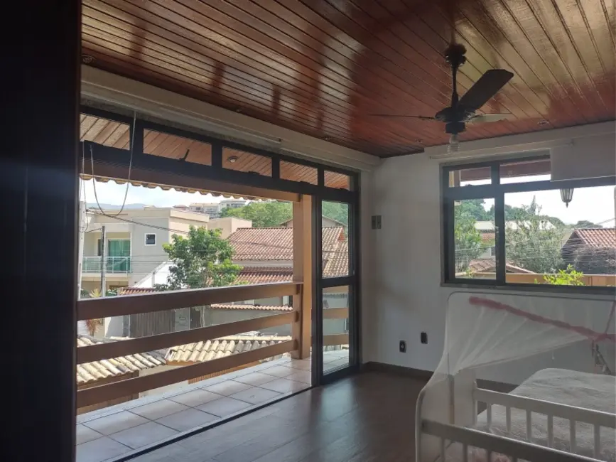 Foto 9 de Casa com 2 quartos à venda, 212m2 em Itaipu, Niteroi - RJ