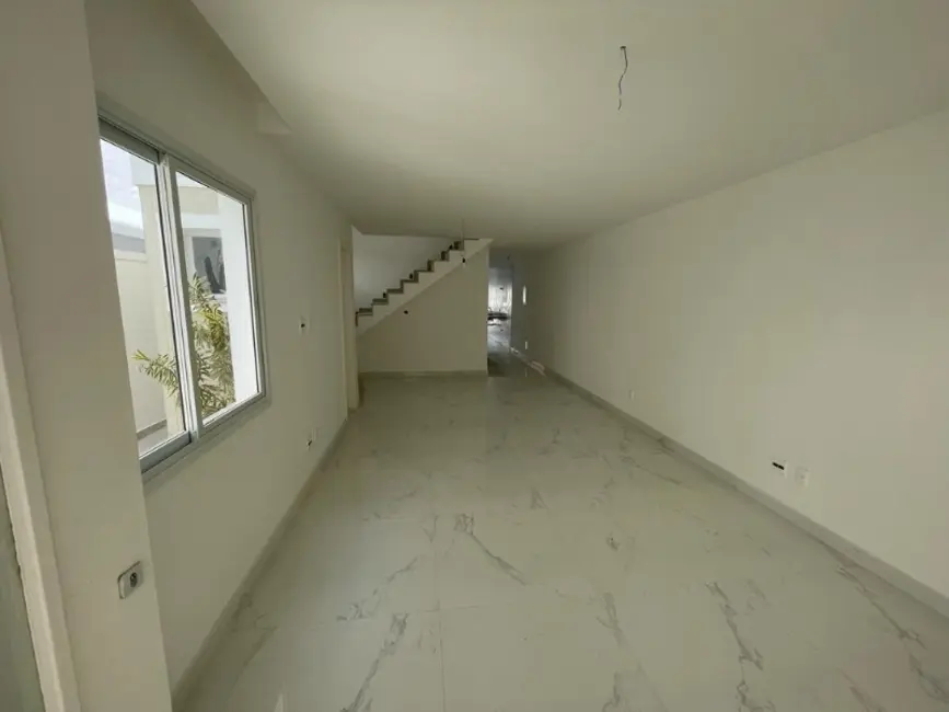 Foto 4 de Casa de Condomínio com 4 quartos à venda, 177m2 em Itaipu, Niteroi - RJ