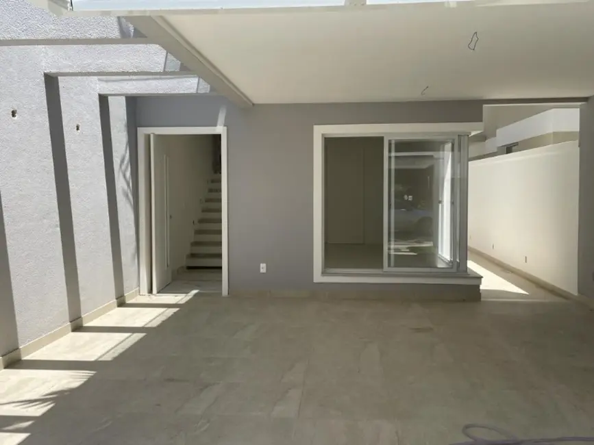 Foto 2 de Casa com 4 quartos à venda, 177m2 em Itaipu, Niteroi - RJ