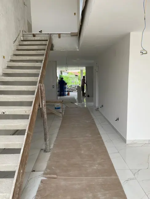 Foto 7 de Casa com 4 quartos à venda, 216m2 em Itaipu, Niteroi - RJ