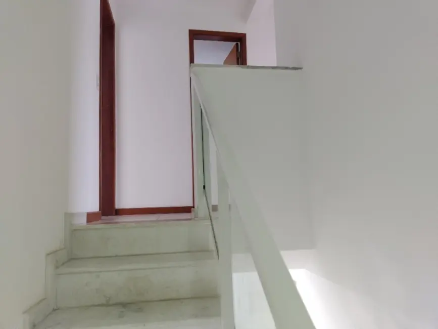 Foto 3 de Casa com 4 quartos à venda, 171m2 em Piratininga, Niteroi - RJ