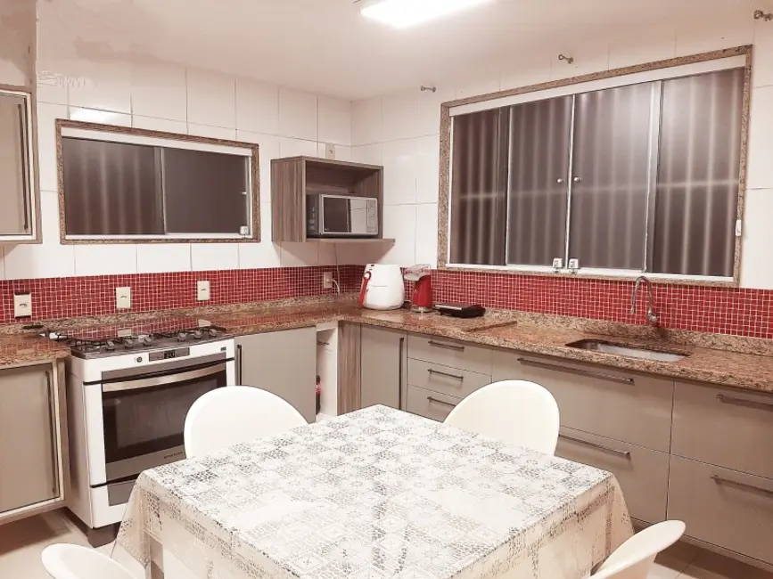 Foto 3 de Casa com 3 quartos à venda, 300m2 em Serra Grande, Niteroi - RJ