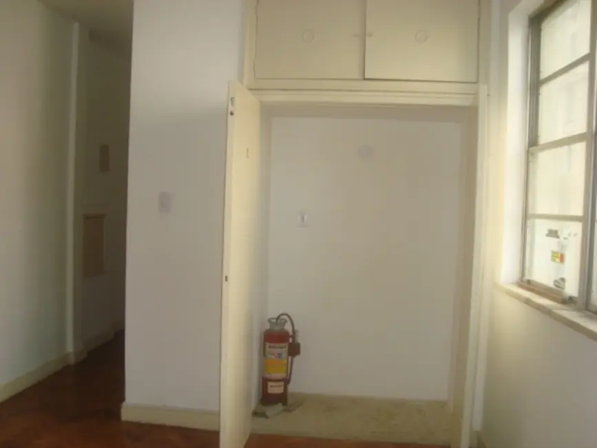 Sala Comercial à venda, 39m2 em Centro, Rio De Janeiro - RJ - imagem 4 Foto 4 de Sala Comercial à venda, 39m2 em Centro, Rio De Janeiro - RJ