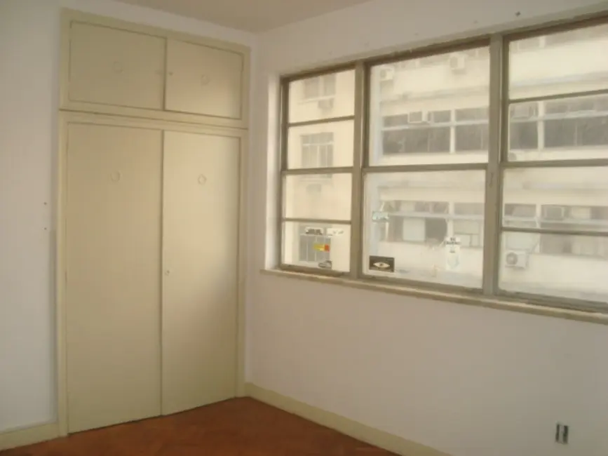 Sala Comercial à venda, 39m2 em Centro, Rio De Janeiro - RJ - imagem 2 Foto 2 de Sala Comercial à venda, 39m2 em Centro, Rio De Janeiro - RJ