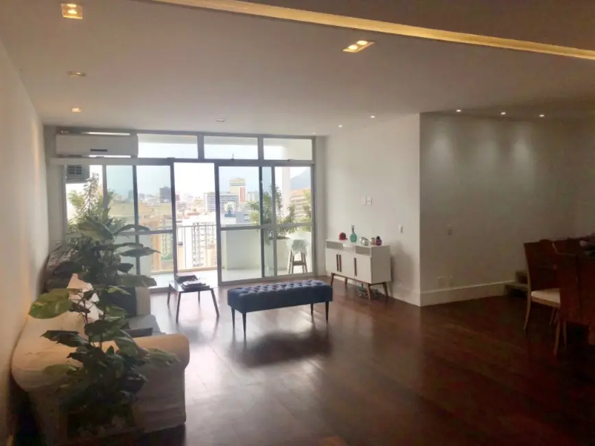 Apartamento com 4 quartos à venda, 360m2 em Leblon, Rio De Janeiro - RJ - imagem 3 Foto 3 de Apartamento com 4 quartos à venda, 360m2 em Leblon, Rio De Janeiro - RJ