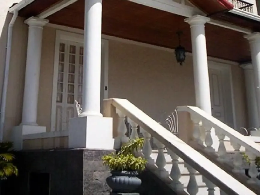 Casa com 8 quartos à venda, 600m2 em Centro, Petropolis - RJ - imagem 3 Foto 3 de Casa com 8 quartos à venda, 600m2 em Centro, Petropolis - RJ