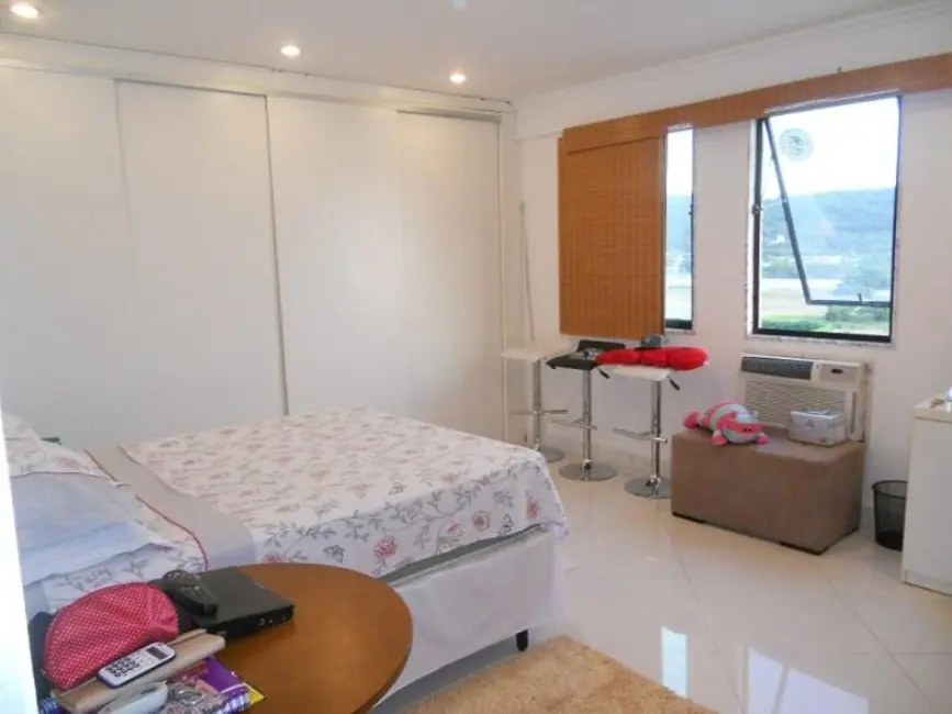 Foto 4 de Apartamento com 3 quartos à venda, 110m2 em Camboinhas, Niteroi - RJ