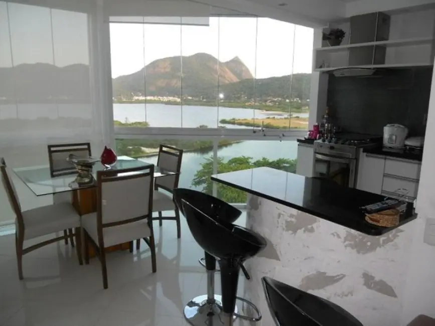 Foto 2 de Apartamento com 3 quartos à venda, 110m2 em Camboinhas, Niteroi - RJ
