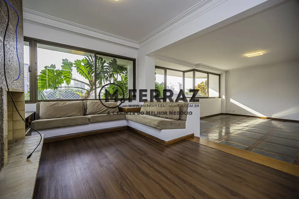 Foto 3 de Apartamento com 4 quartos para alugar, 240m2 em Jardim Europa, São Paulo - SP