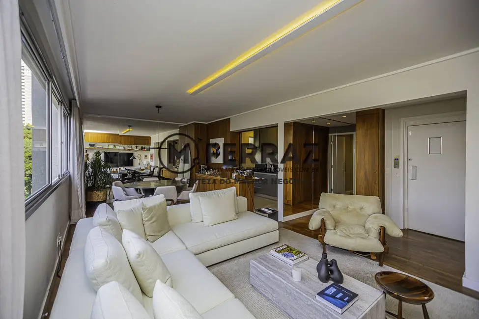 Apartamento com 3 quartos à venda, 137m2 em Jardim Europa, São Paulo - SP - imagem 3 Foto 3 de Apartamento com 3 quartos à venda, 137m2 em Jardim Europa, São Paulo - SP