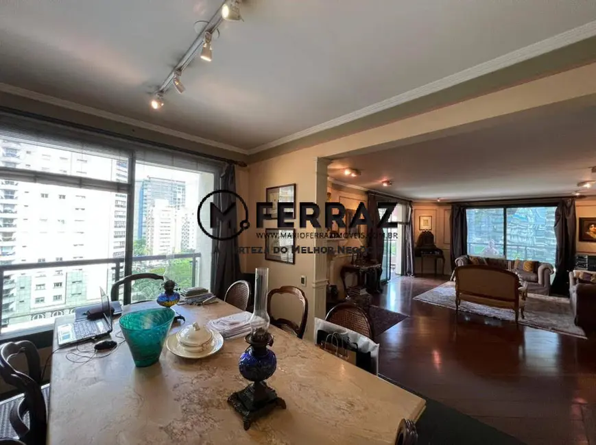 Foto 8 de Apartamento com 4 quartos à venda, 220m2 em Itaim Bibi, São Paulo - SP