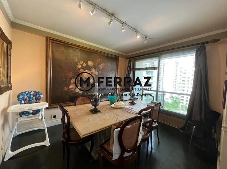Foto 7 de Apartamento com 4 quartos à venda, 220m2 em Itaim Bibi, São Paulo - SP