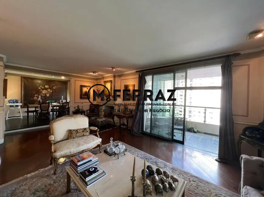 Foto 4 de Apartamento com 4 quartos à venda, 220m2 em Itaim Bibi, São Paulo - SP