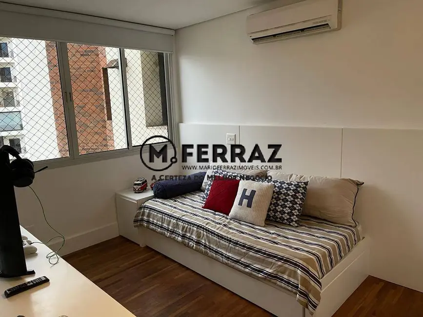 Foto 6 de Apartamento com 3 quartos à venda, 235m2 em Itaim Bibi, São Paulo - SP