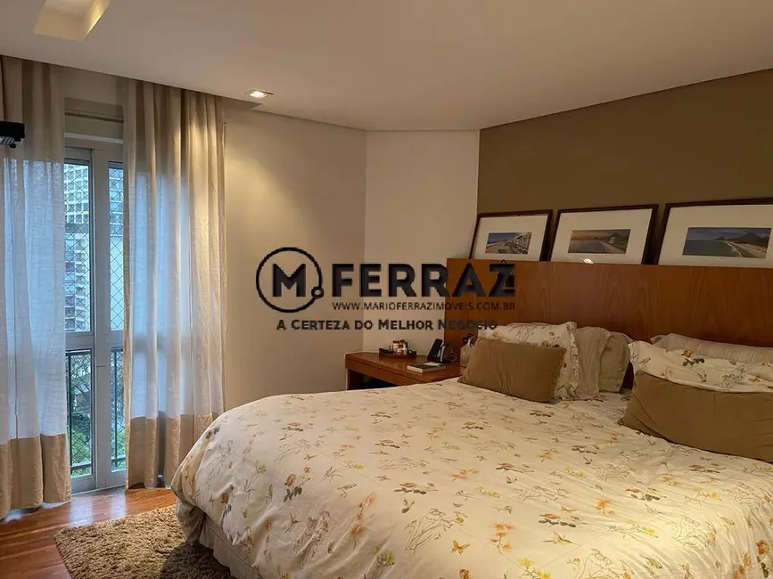 Foto 4 de Apartamento com 3 quartos à venda, 235m2 em Itaim Bibi, São Paulo - SP