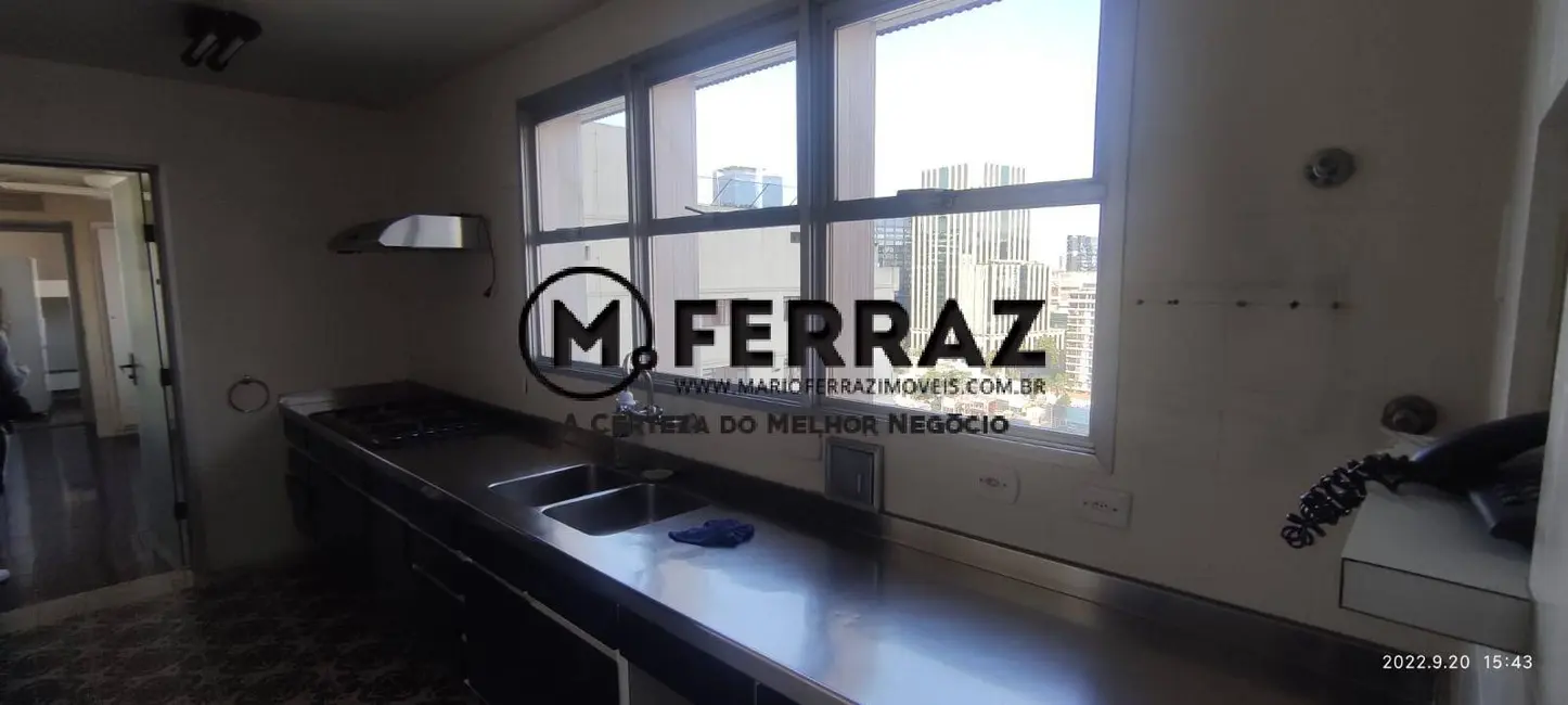 Foto 8 de Apartamento com 4 quartos à venda, 270m2 em Itaim Bibi, São Paulo - SP