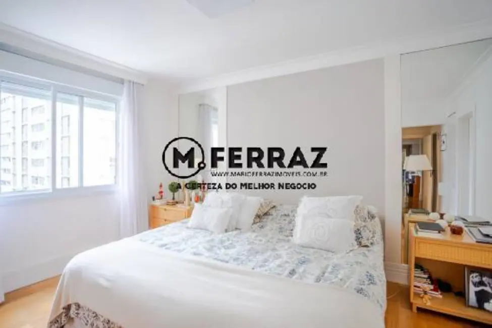 Foto 3 de Apartamento com 4 quartos à venda, 230m2 em Itaim Bibi, São Paulo - SP