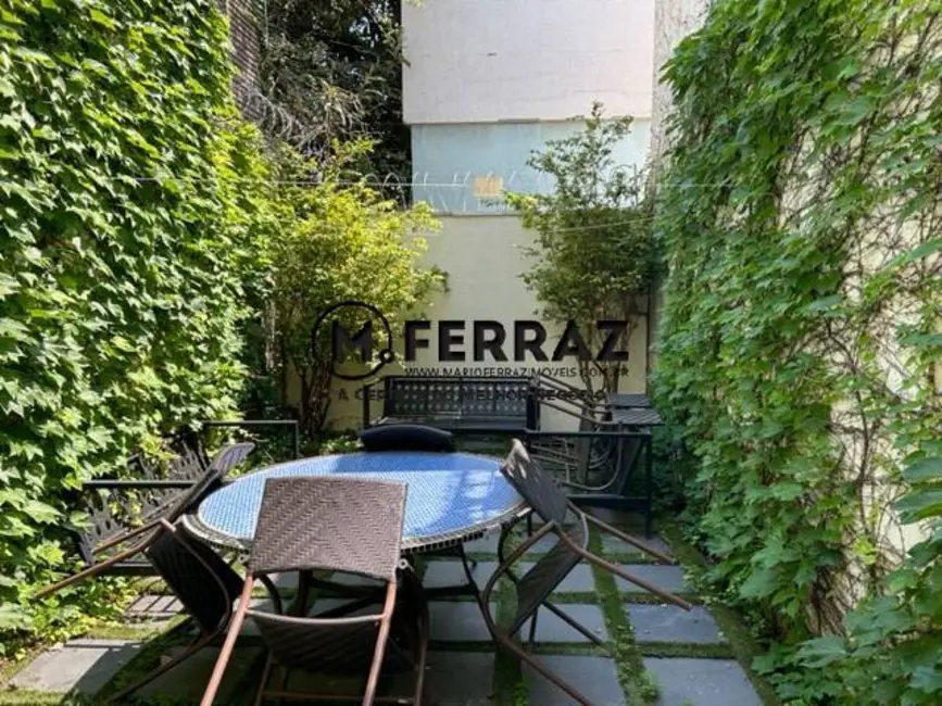 Foto 2 de Casa com 2 quartos à venda, 120m2 em Jardim Europa, São Paulo - SP